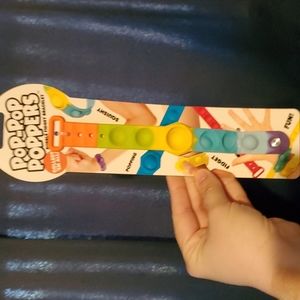 Pop pop poppers bracelet